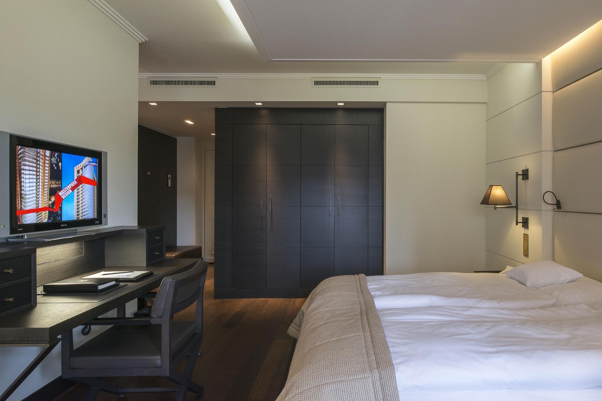 Lausanne Palace מראה חיצוני תמונה A room at the hotel