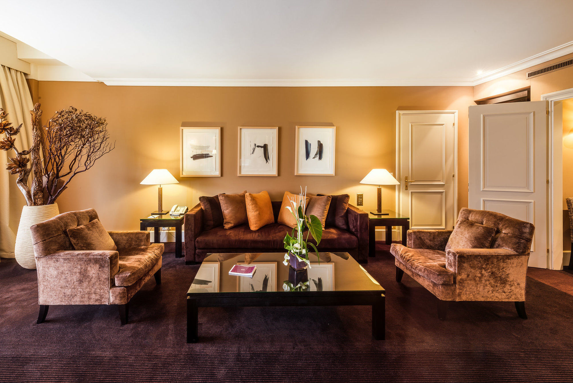 Lausanne Palace מראה חיצוני תמונה A living room